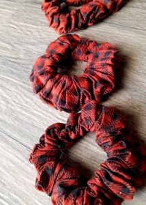 Pinterest Red Plaid Scrunchies (Set of 5)