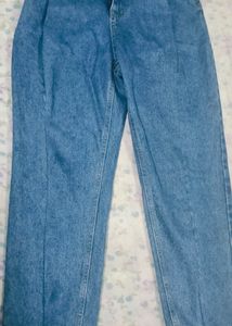 Loose Fit Jeans.