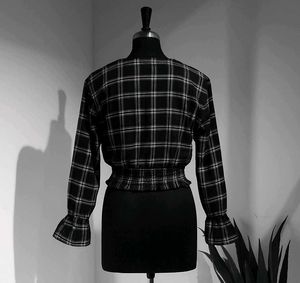 Sale🎊🎉 Plaid Top with Ruffle Sleeves