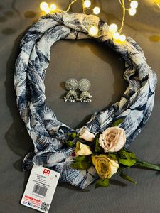 Aesthetic Stole Paired With Oxidised Earrings