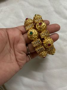Royal Design Gold-Plated Bangles with Pearl Detail