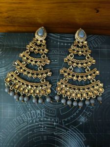 Earings