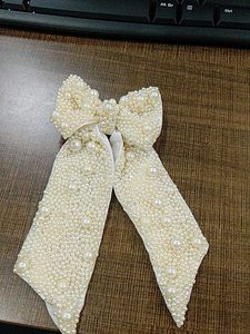 Elegant Pearl Hair Bow