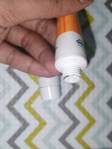 Sealed Derma Co Spf60+++ Sunscreen + Freebie Sunscreen