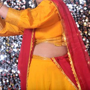 Aakarshna Handmade Crepe Lehenga set| Yellow &amp; Pin