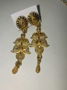 Gold-toned Necklace &amp; Earring Set