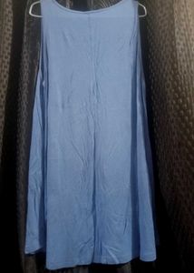 V Neck Sleeveless Relax Fit Top For Women