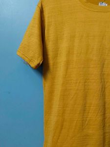 Nike Mustard T-Shirt 🧡