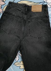 H&amp;M High Waist Straight Leg Denim👖