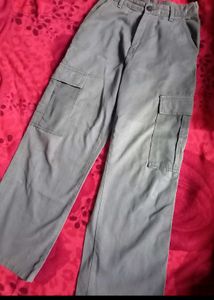 BEIGE AND OLIVE GREEN CARGOS (USED TWICE)