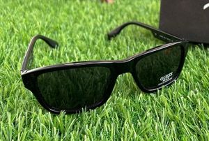 Original Guess Brand Sunglasses For Sale