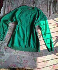 Green sweatshirt for women