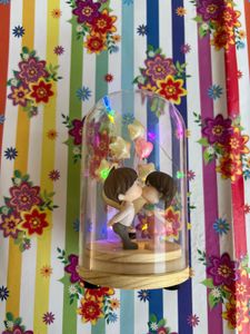 Couple Kissing Dome Showpiece