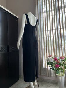 Sweetheart black fitted dress