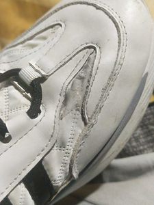 SPORTS SHOES &#34;WHITE AND BLACK&#34;UK-7