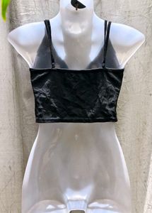 22137. Black Twist Front Top