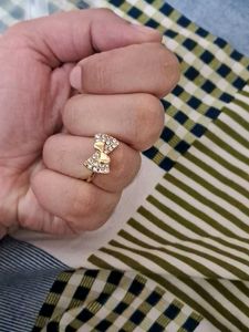 Pretty Golden Ring With Diamond Bow