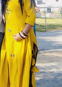 Yellow Embroidered Kurti With Dupatta