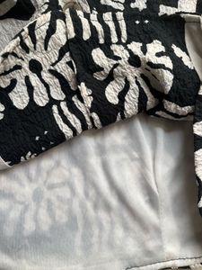 Zara Black &amp; White Print Sleeveless Top