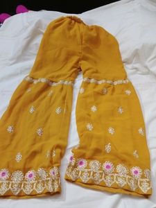Girl Nayra Cut Suit With Plazo