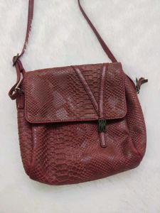 Baggit Maroon Sling Bag Women🛍️
