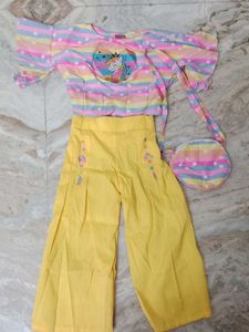 Girls Top And Bottom Set With A Bag. For 4 To 5 Yr