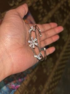 Sparkling Floral bracelet and bride to be hairband