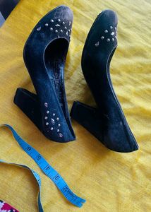 Black Bally In heals