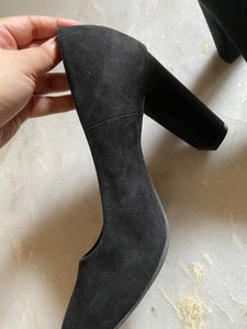 Stunning Black Pumps In Very Good Condition