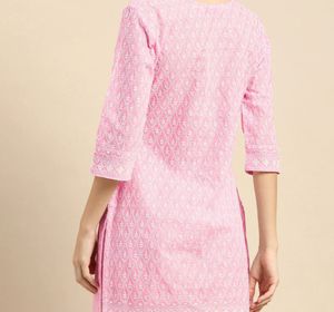 women pink and white  embroided chika
