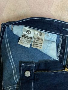 Streachble Levi’s Dark Blue Denim