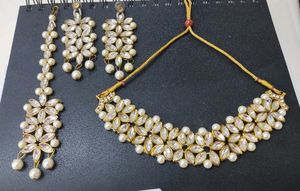 Pretty Jewellery Set - With Pearls