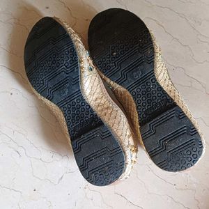 Handmade Mirror &amp; Thread Work Punjabi Juttis-kids