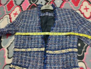 ZARA Tweed Elegance: Chic Blue Blazer