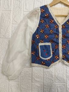 Korean Floral Embroidered Cropped Top