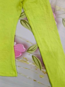 (521)Neon Yellow Mock Neck Top