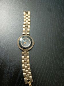 Elegant Gold Tone Rhinestone Watch