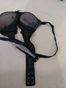 Cute-Bow design black lace bra