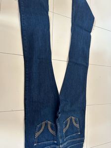 Jeans of Hollister a wellknown brand o