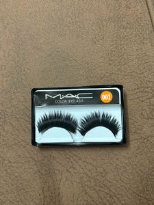 MAC FALSE EYELASHES- 01 PRINCESS