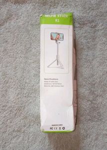 Selfie Stick R1 - Like New Box Remote Not Working