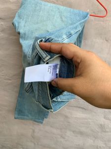 Uniqlo orignal Light Wash Denim Jeans