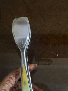 Kitchen garlic press