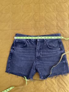 Zara Denim Shorts waist 28