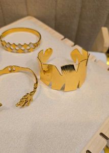 Gold Bracelets - The Everyday Luxe Stack