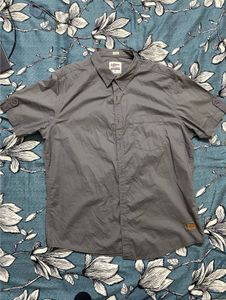 Roadster Life Co. Spread Collar Slim Fit Casual Sh