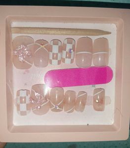 Pink Press-on Nails Set 💅🏻