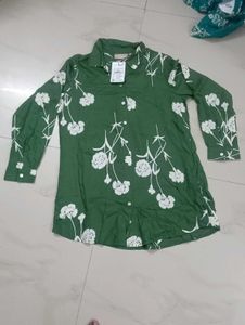 Floral Print Green Top - XS size