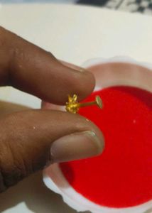 pure gold nose pin stare shaped