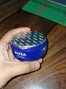 Nivea Creme - Moisturize Your Skin